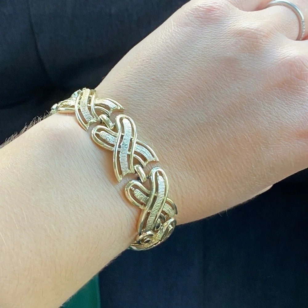 BraceletVintage 80s Runway Style Gold-Tone Braided X-Link Bracelet