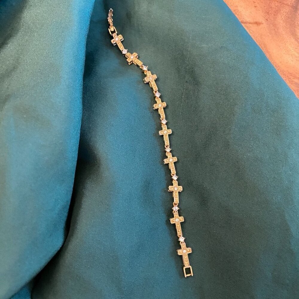 BraceletVintage Avon Gold-Tone Cross Tennis Bracelet with Crystal Rhinestones