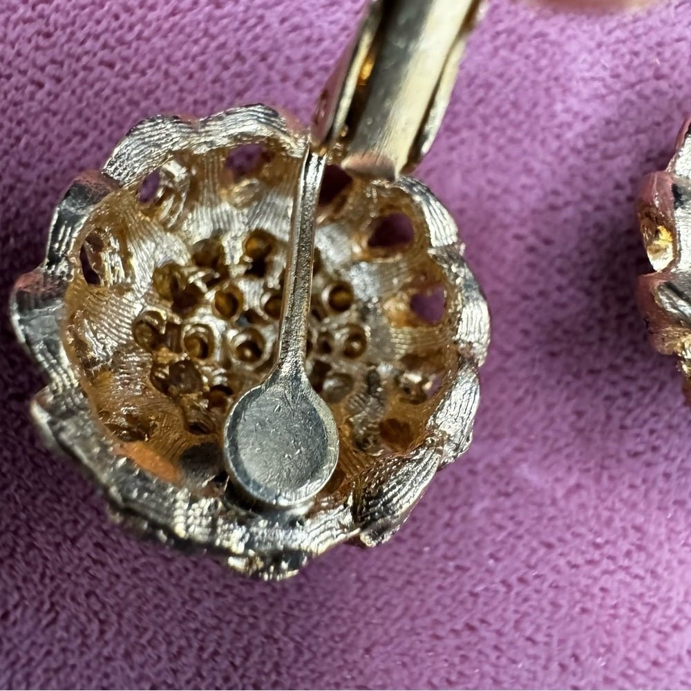 EarringsVintage Deadstock Gold-Tone Dome Rhinestone Screwback Earrings