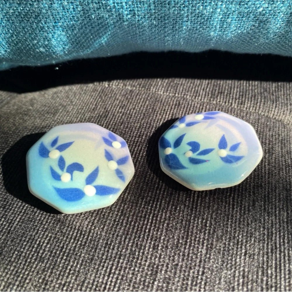 EarringsVintage Japanese Hand-Painted Porcelain Clip-On Earrings