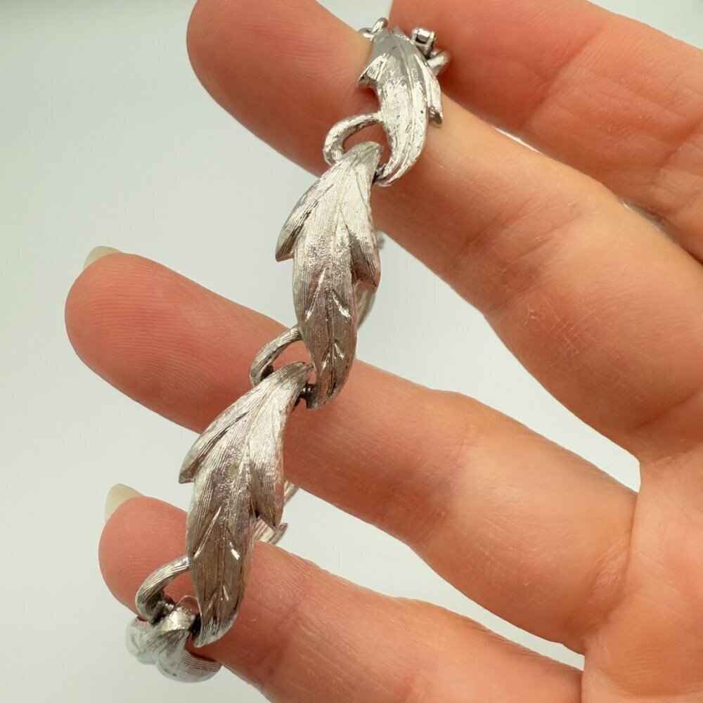 BraceletVintage Monet Brushed Silver Leaf Bracelet with Safety Clasp