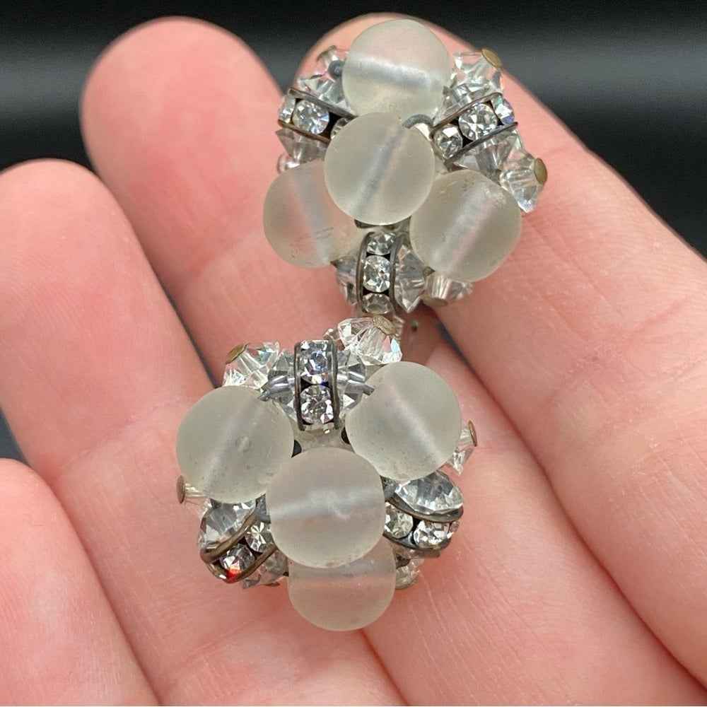 EarringsVintage Pearlcraft Signed Silver-Tone & Frosted White Cluster Clip-Ons — circa 1950