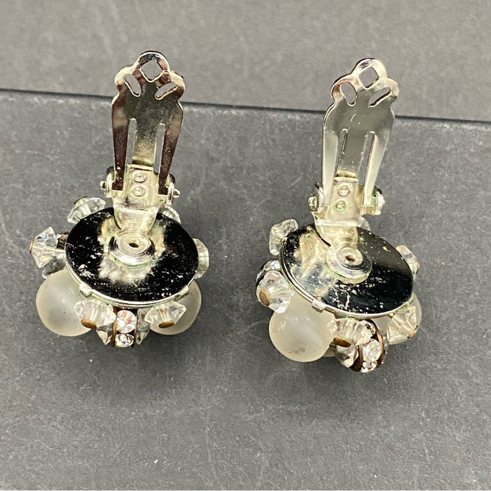 EarringsVintage Pearlcraft Signed Silver-Tone & Frosted White Cluster Clip-Ons — circa 1950