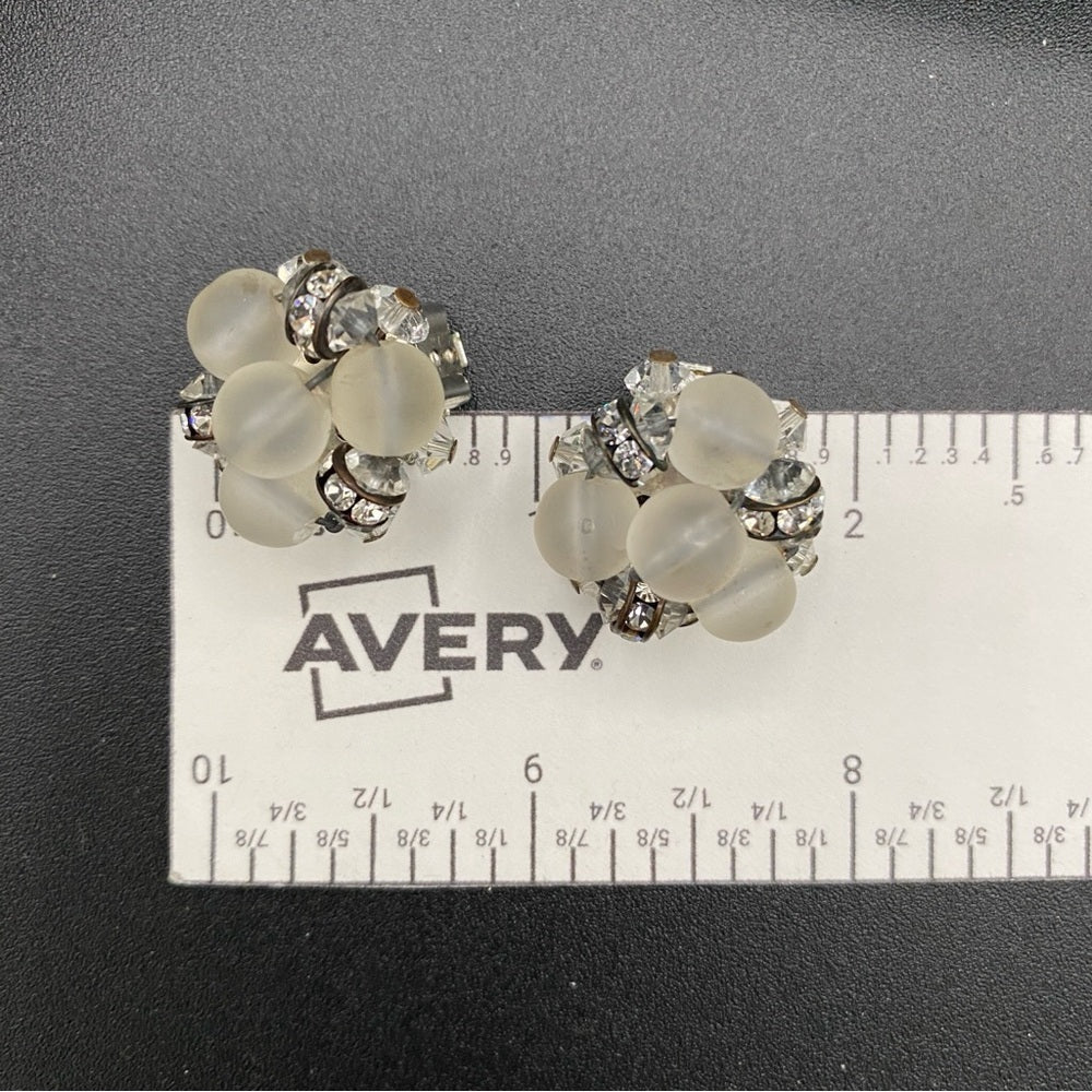 EarringsVintage Pearlcraft Signed Silver-Tone & Frosted White Cluster Clip-Ons — circa 1950