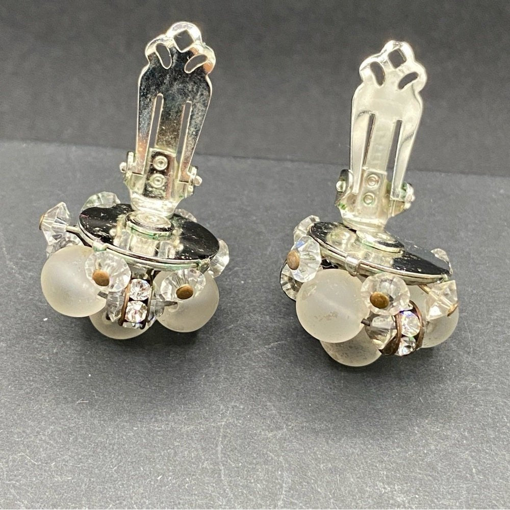EarringsVintage Pearlcraft Signed Silver-Tone & Frosted White Cluster Clip-Ons — circa 1950