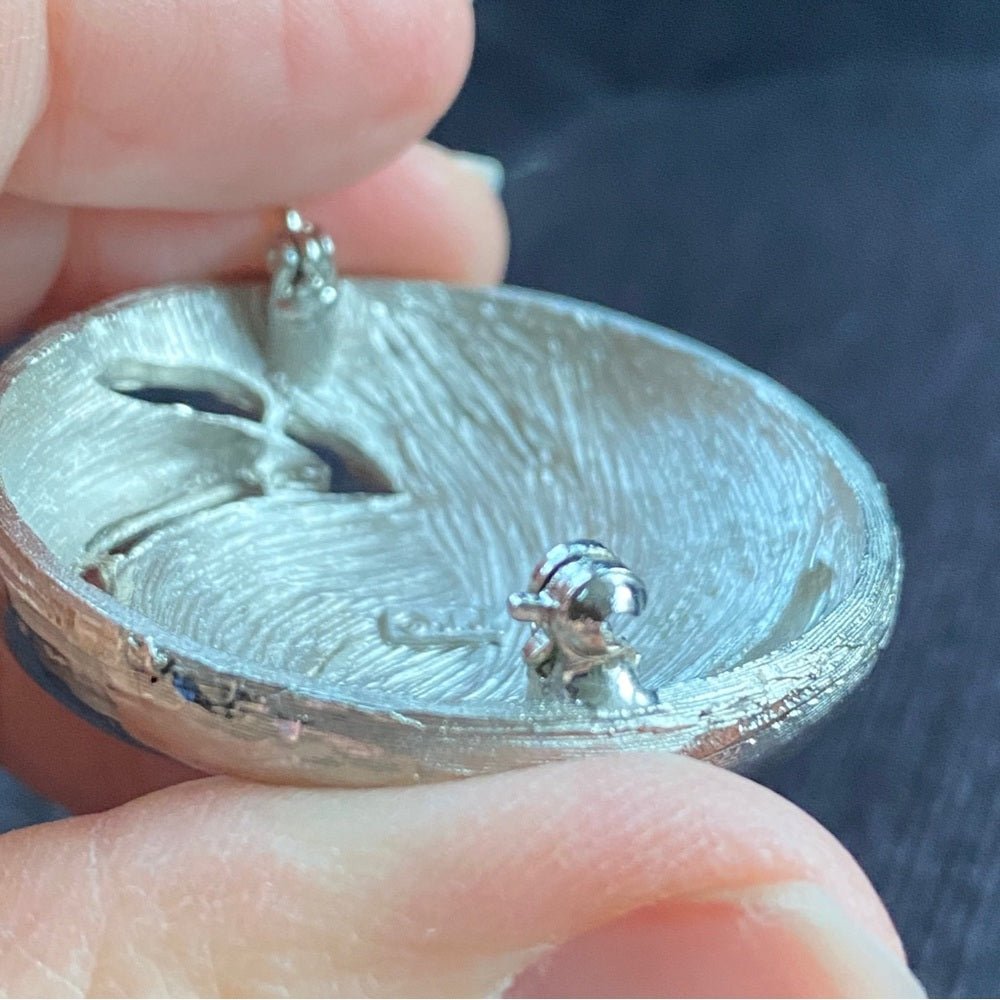 BroochesVintage Signed JJ Jonette Silver Tone Textured Art Nouveau Modernist Brooch
