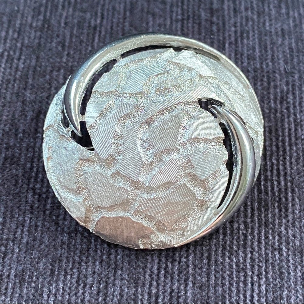 BroochesVintage Signed JJ Jonette Silver Tone Textured Art Nouveau Modernist Brooch