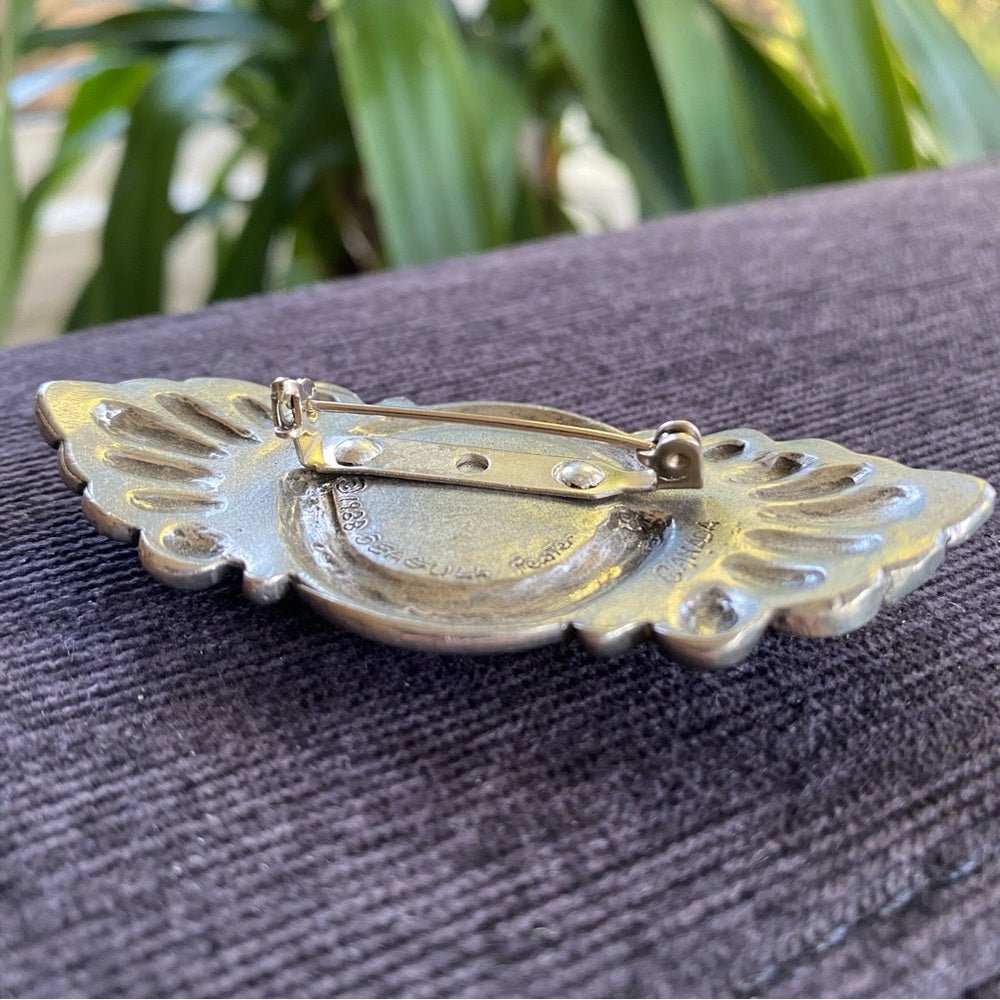 BroochesVintage Signed Seagull Canada Pewter Victorian Style Brooch with Faux Pearl