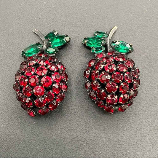 EarringsVintage Warner Signed Strawberry Crystal Rhinestone Clip-On Earrings