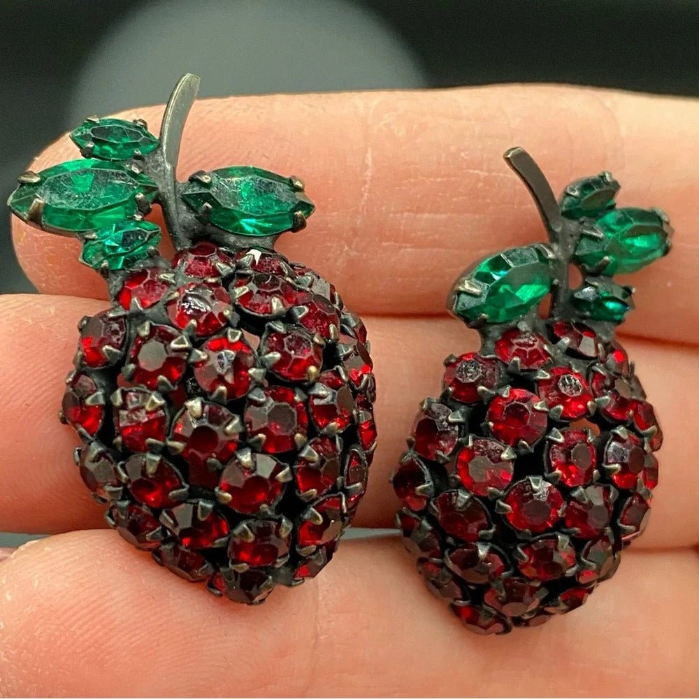 EarringsVintage Warner Signed Strawberry Crystal Rhinestone Clip-On Earrings