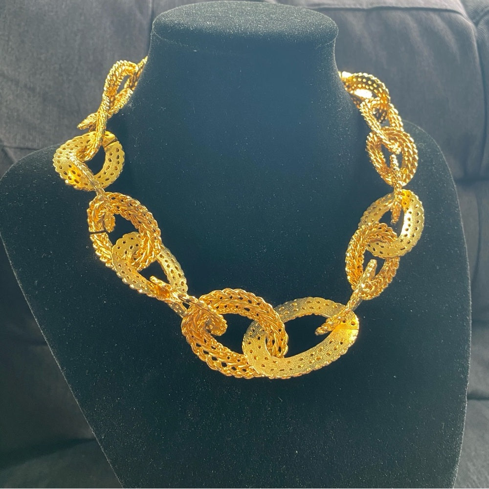 Chunky Gold Tone Runway 80s Chain Link Necklace