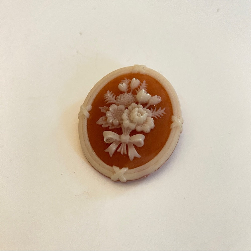 Vintage 80s Signed Avon Floral Cameo Brooch Resin collectible