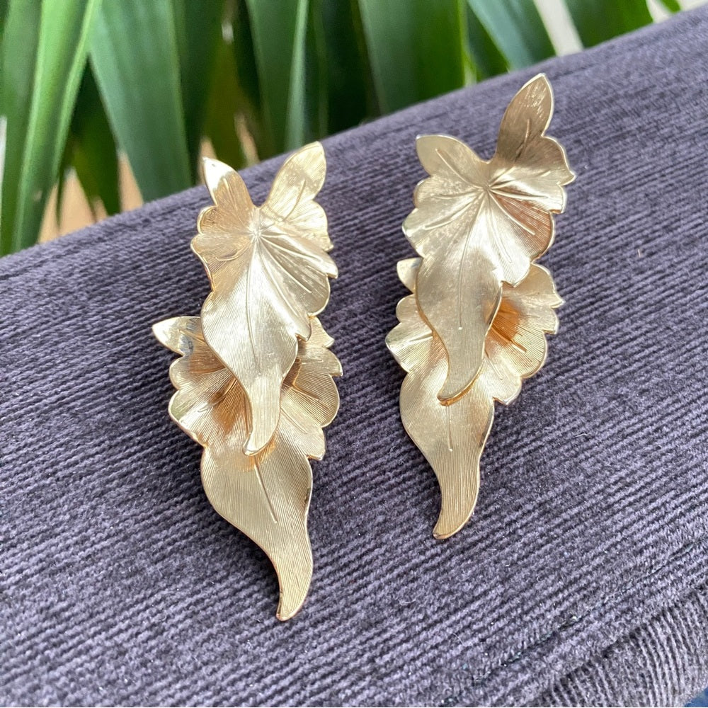 Gold Tone 80s Clip On Earrings - Vintage Articulating Leaves