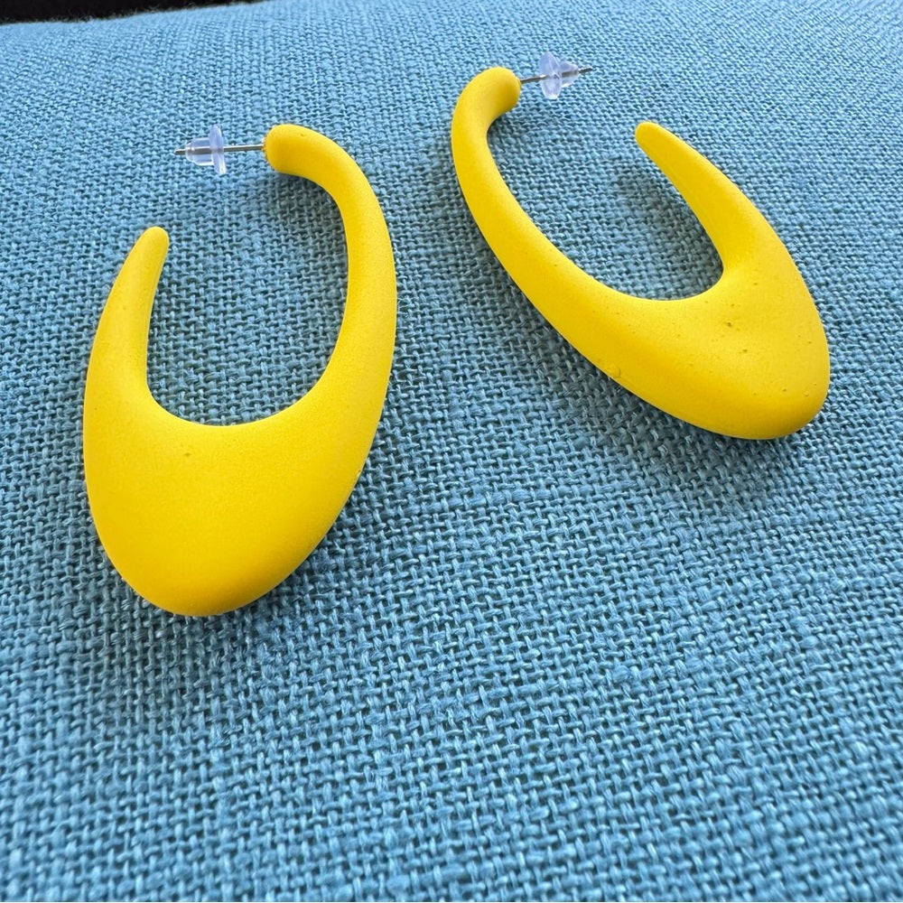 Mod Style Yellow Atomic Earrings