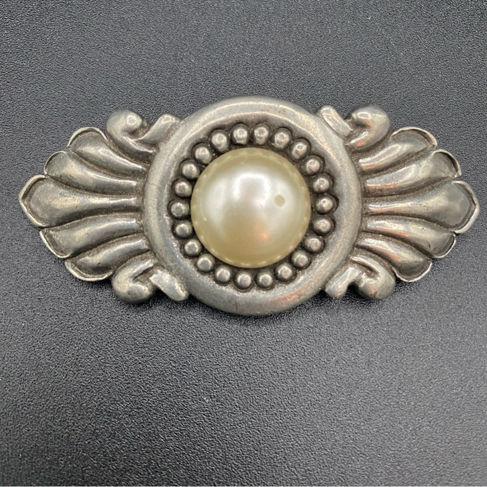 Vintage Signed Seagull Canada Pewter Victorian Style Brooch with Faux Pearl