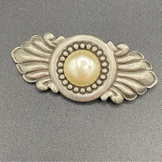 Vintage Signed Seagull Canada Pewter Victorian Style Brooch with Faux Pearl