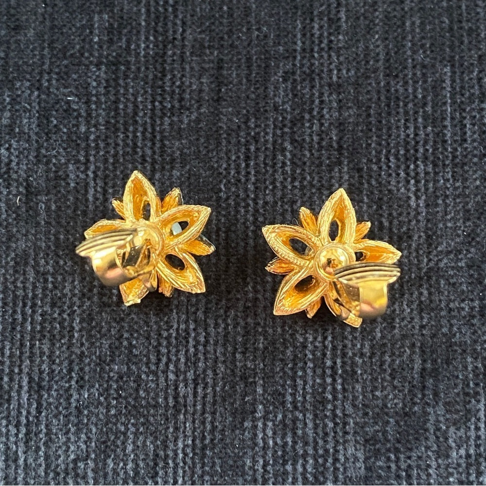 Vintage Flower Earrings in Brushed Gold Tone, Sparkly CZ and Faux Pearl Clip On