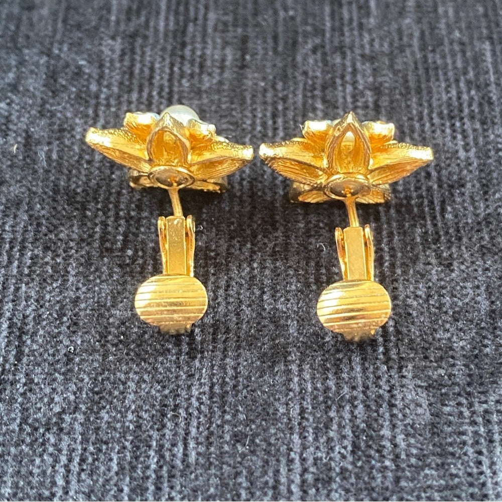 Vintage Flower Earrings in Brushed Gold Tone, Sparkly CZ and Faux Pearl Clip On