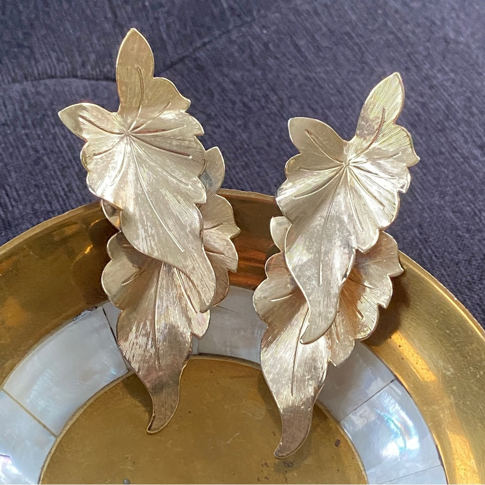 Gold Tone 80s Clip On Earrings - Vintage Articulating Leaves