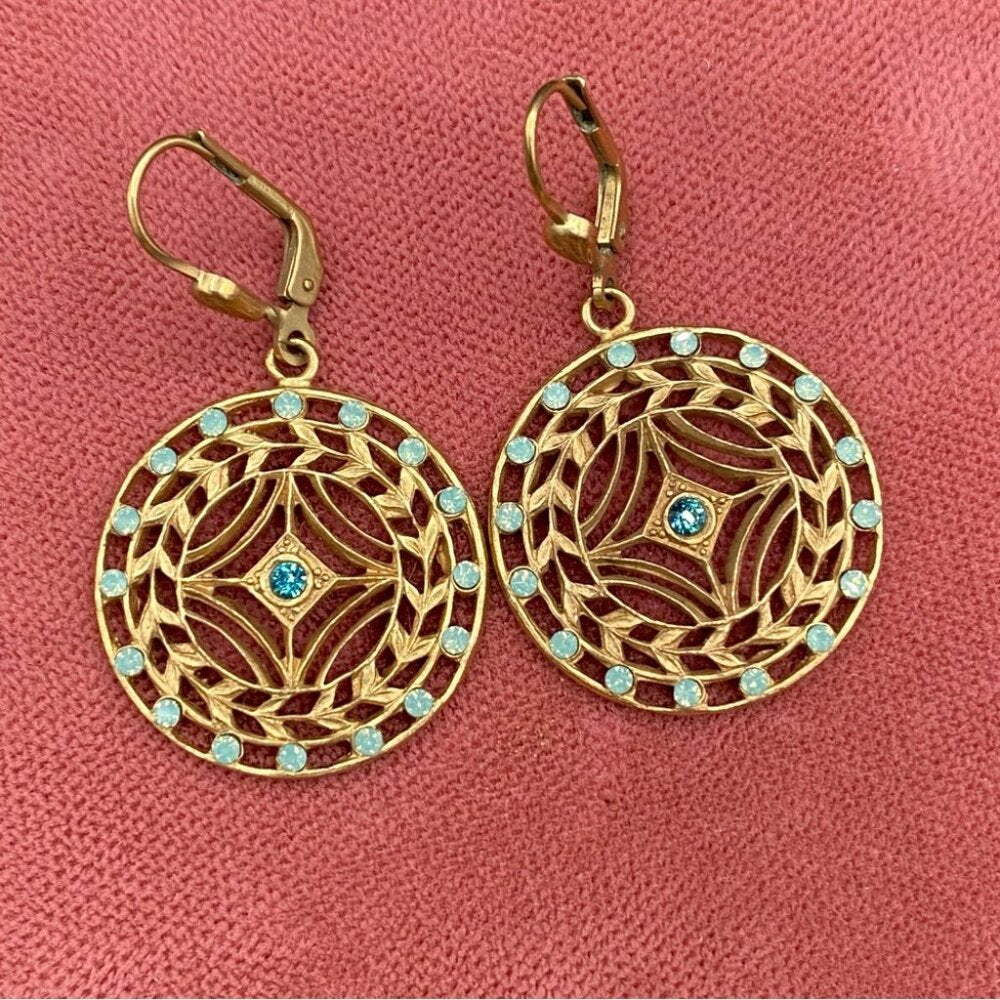 Elegant Gold Tone and Blue Gem Ornate Filigree Earrings