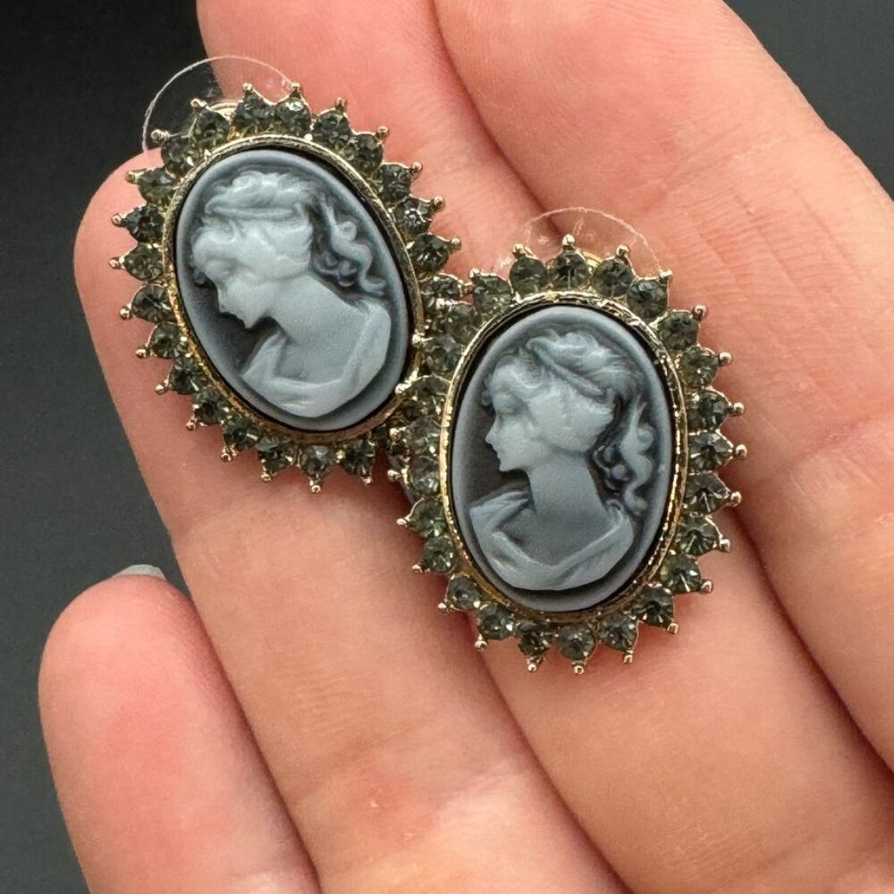 Smokey Rhinestone and Black White Cameo Pierced Earrings