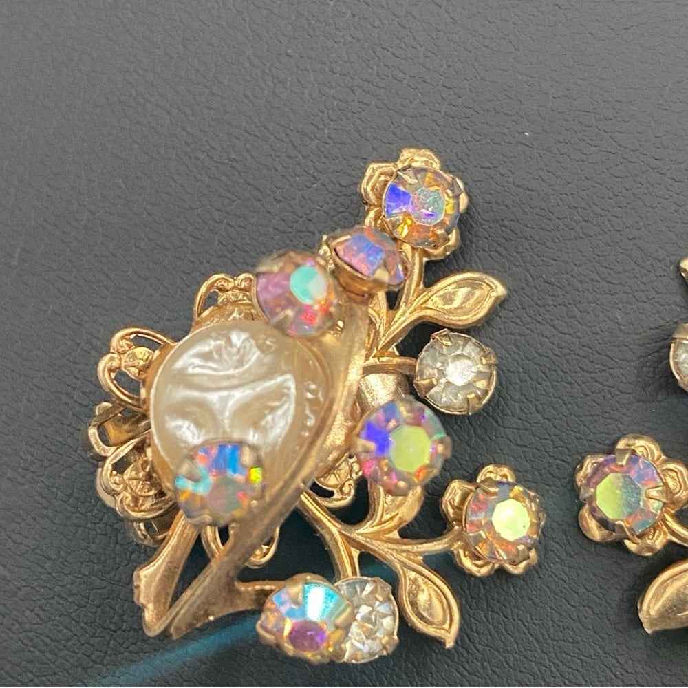 Gorgeous Baroque Style AB Crystal and Faux Pearl Vintage Clip On Earrings