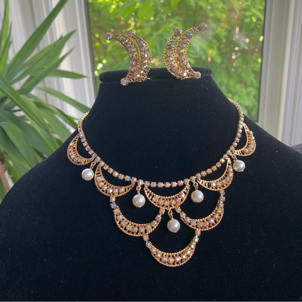 Stunning Crystal Rhinestone and Pearl Glitzy Bib Necklace and Earring Set