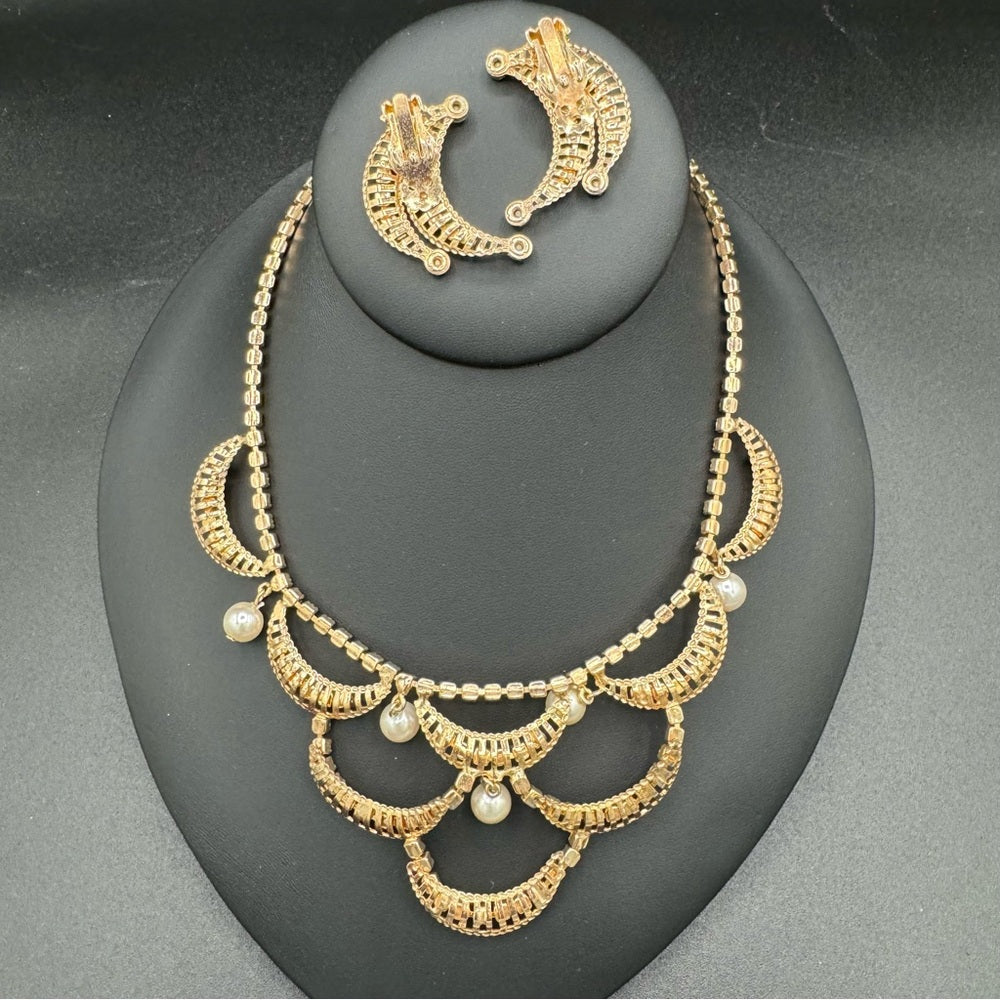 Stunning Crystal Rhinestone and Pearl Glitzy Bib Necklace and Earring Set