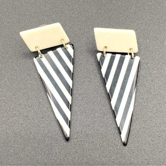 Geometric Black & White Vintage Resin Earrings - Pierced