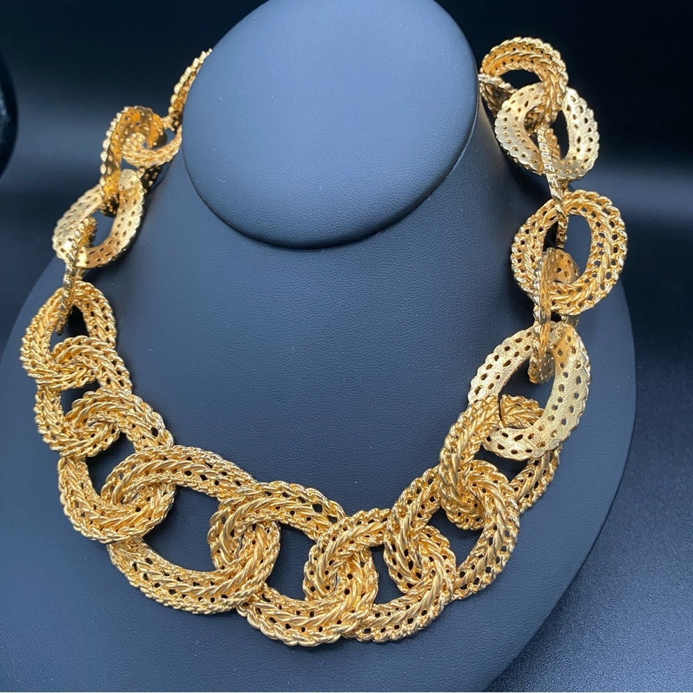 Chunky Gold Tone Runway 80s Chain Link Necklace