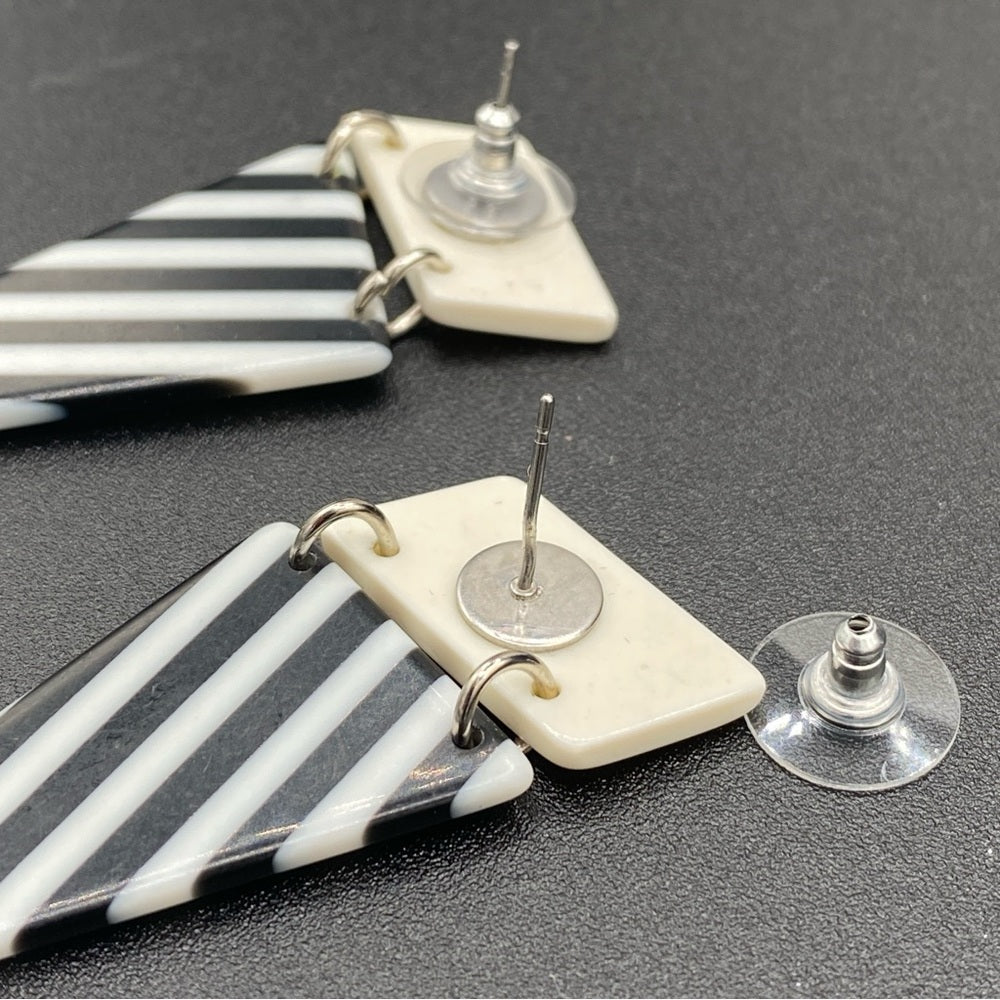 Geometric Black & White Vintage Resin Earrings - Pierced