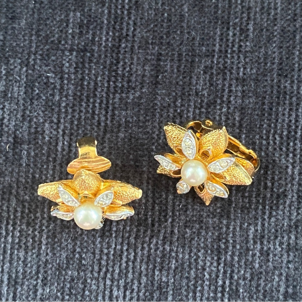 Vintage Flower Earrings in Brushed Gold Tone, Sparkly CZ and Faux Pearl Clip On