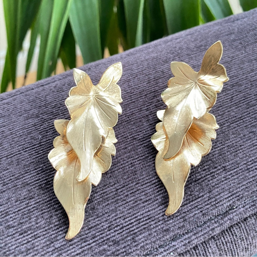 Gold Tone 80s Clip On Earrings - Vintage Articulating Leaves