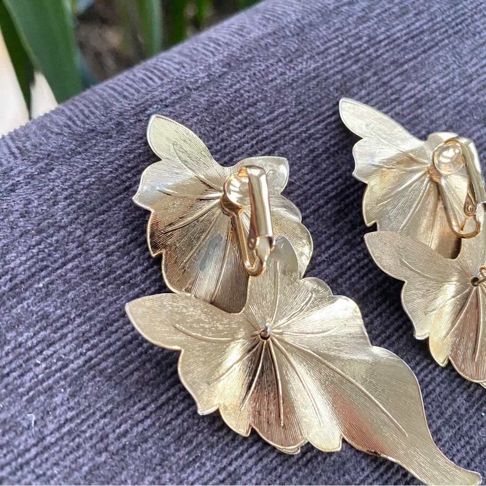 Gold Tone 80s Clip On Earrings - Vintage Articulating Leaves